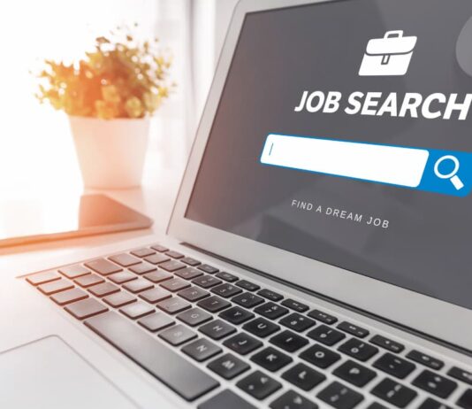 How to Find Jobs in Japan Requiring Only English